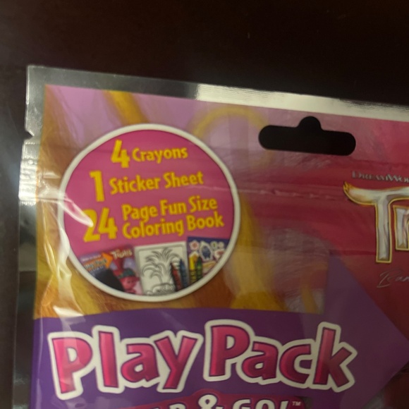 New Bendon ~Lot of 3 TROLLS 🧌 Play Pack ~ Grab & Go Crayons Stickers Coloring - Picture 2 of 2